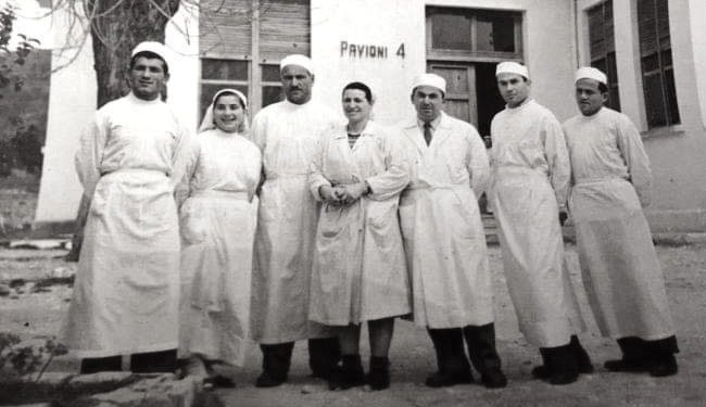 “Dr. Hysenbegasi dhe Dr. Kallfa, të diplomuar në Romë dhe Bolonja, dy figura emblematike të mjekësisë, që emetojnë dritë dhe…”/ Kujtimet e refleksionet e mjekut të njohur, për dy ish-kolegët e tij