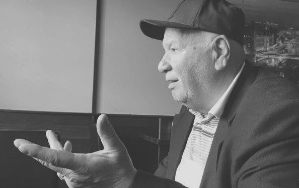 “Nuk harroj provokimin e Overatit, që më nxori takat në dyluftimin ajror dhe pas reagimit tim të ashpër, ndërhyri trajneri Helmut Shën, i cili…”/ Dëshmitë e rralla të ish-gardianit, të portës së “Partizanit”!