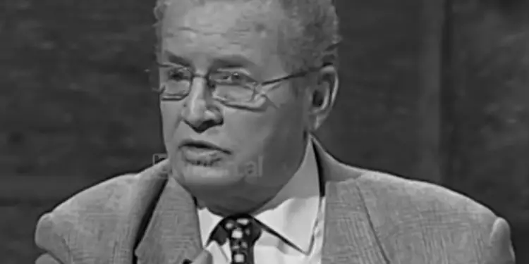 “Në maj 1972, pas një stërvitje në Durrës, në prani të anëtarëve të Byrosë Politike dhe të drejtuesve të Ushtrisë, Enveri e mbuloi me puthje Gjergj Titanin dhe…”/ Refleksionet e shkrimtarit të njohur