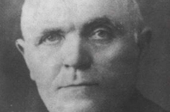 “Komunistët prishën varrin e gjyshit tim në Gjirokastër dhe eshtrat ia hodhën rrugëve, kurse në ’91-in, ata masakruan gjyshen me thika, por vrasësit…”/ Dëshmia tragjike nga SHBA-ja, e pinjollit të familjes së famëshme
