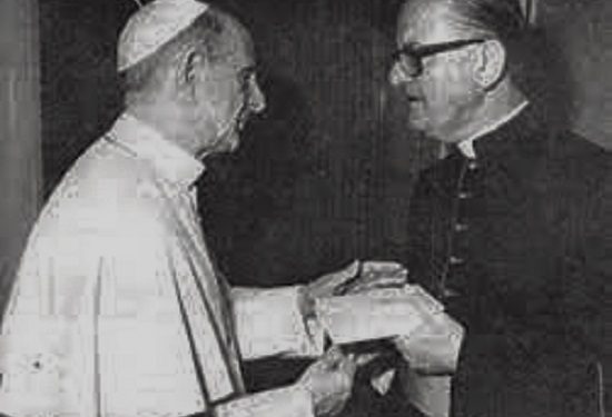 “Kur po jepte meshë në Kishën e Ungrejt, Sigurimi shkoi për ta arrestuar, por nga një dalje e fshehtë…”/ Historia e panjohur e meshtarit katolik, që luftoi me armë në dorë, deri sa u arratis nga Shqipëria