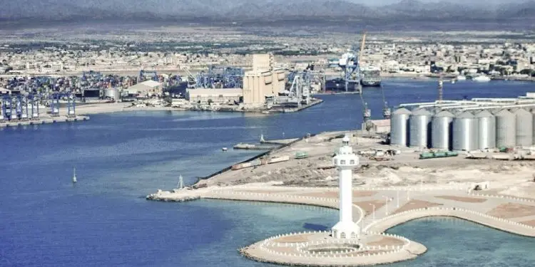 “Ndërsa kapiten Juri tha se kishte qenë komandant i Akademisë së Flotës Detare në Petërburg, ra dera dhe u fut një vajzë, rreth 25 vjeçe, me pantallona të shkurtra ngjitur pas…”/ Kujtimet e ish-oficerit të Marinës