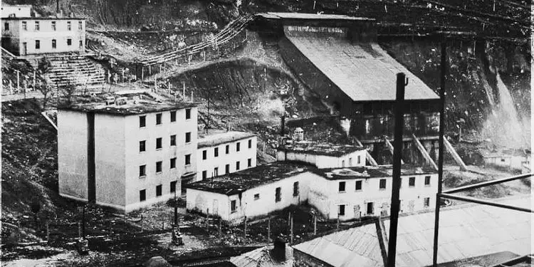 “Ndërkohë që Rexhepi shkoi rreth 25 m. larg hyrjes së galerisë dhe ngriti në krah një shtyllë betoni, u dëgjua breshëria e ‘Kallashnikovit’ dhe ai…”/ Historia tragjike e tropojanit, që u vra 4 ditë para lirimit