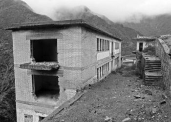 “Në burgun e Burrelit, një profesori të burgosur, kur i vdes vëllai po i burgosur, nuk tregon, por i vinte atij një cigare në gojë dhe…”/ Refleksionet e shkrimtarit të njohur, për librin e ish-të dënuarit politik