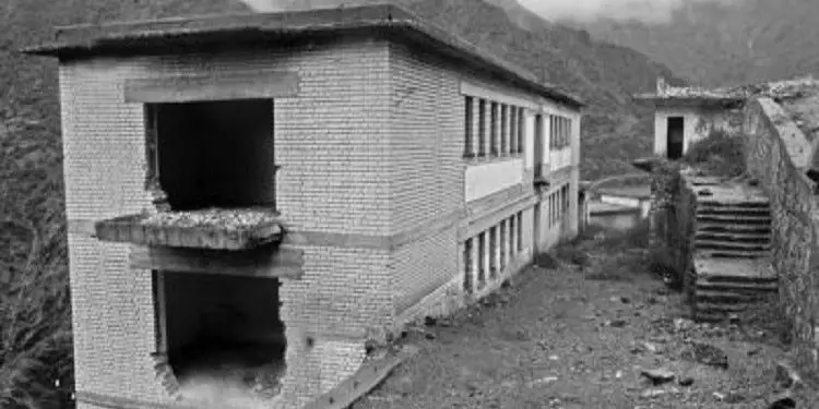 “Në burgun e Burrelit, një profesori të burgosur, kur i vdes vëllai po i burgosur, nuk tregon, por i vinte atij një cigare në gojë dhe…”/ Refleksionet e shkrimtarit të njohur, për librin e ish-të dënuarit politik