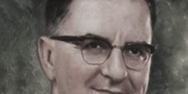 “Kur po jepte meshë në Kishën e Ungrejt, Sigurimi shkoi për ta arrestuar, por nga një dalje e fshehtë…”/ Historia e panjohur e meshtarit katolik, që luftoi me armë në dorë, deri sa u arratis nga Shqipëria