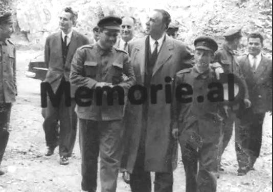“Në ’82-in, pasi u lirova nga burgu, i shkrova një letër Enver Hoxhës, ku i kërkova, të ndalonte bunkerizimin, por më arrestuan përsëri dhe…”/ Dëshmia e rrallë e Josif Zegalit, ish – “Kolonel Bunker”
