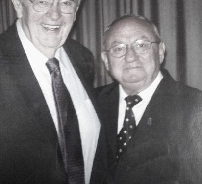 “Edhe pse ishte pak shtatshkurtër, pas fërshëllimës së bilbilit të tij, rrinin ‘sus’ edhe gjigantët më të mëdhenj të parketit basketbollit, pasi…”/ Historia e panjohur e legjendës së arbitrimit shqiptar