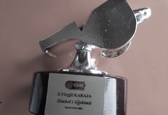 “Edhe pse ishte pak shtatshkurtër, pas fërshëllimës së bilbilit të tij, rrinin ‘sus’ edhe gjigantët më të mëdhenj të parketit basketbollit, pasi…”/ Historia e panjohur e legjendës së arbitrimit shqiptar