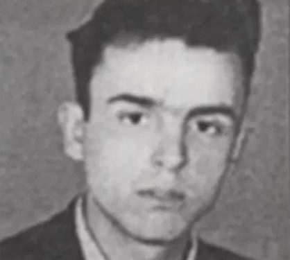 “Mësuesi i letërsisë, Kiçua, më tha të lexoja me zë një tregim të Aleks Çaçit, ku pronari, Qazimi, që ishte babai im, kishte përzënë nga puna, për një shishe vaji…”/ Kujtimet e ish-të burgosurit politik nga Vlora