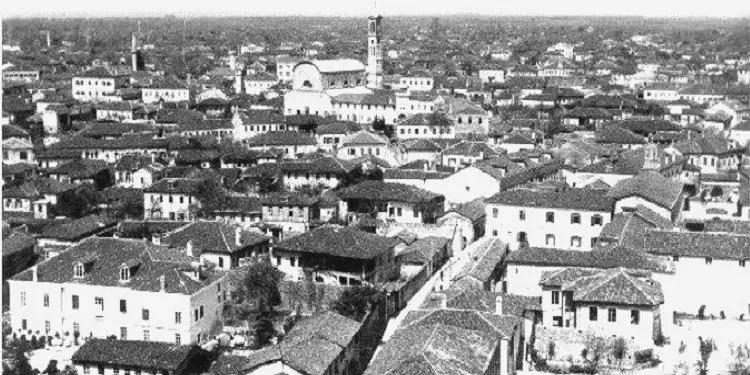 “Te Instituti i Historisë dhe Etnografisë në Tiranë, takova Skënder Luarasin, por e humba simpatinë për të, se fliste për fitime, kurse Sejfula Malëshova…”/ Kujtimet e fratit të famshëm