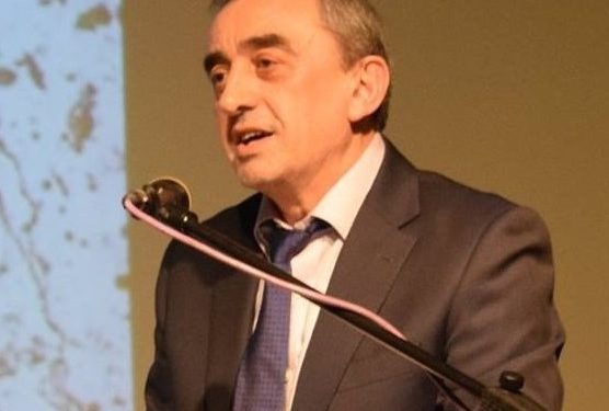 “Në kampin e Siros, të arratisurit kishin afishuar një parullë të madhe: ‘Shpëtoni Shqipërinë nga terrori i kuq’, ‘Zhdukni Hoxhën e ndyrë dhe bandën e tij, nga Shqipëria…”/ Studimi i historianit shqiptar