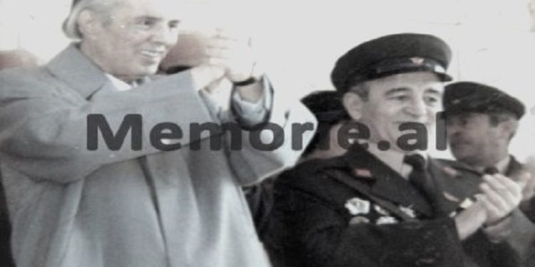 “Zoti Hoxha, shefi i Partisë Komuniste, i cili mbushi 76 vjeç më 16 tetor, raportohet të jetë aq i sëmurë, sa në daljen e tij më të fundit publike, ecte…”/ Shkrimi i panjohur i gazetës amerikane, në ’85-ën