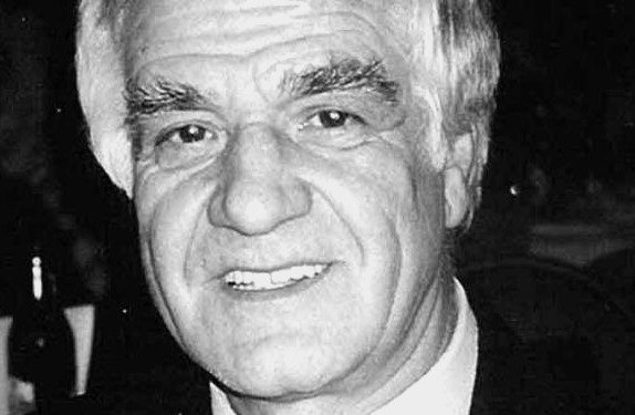 “Tonin, e sa net kemi kaluar te ajo dhomë e dashur, ku ti me Justin, këndonit gjer në të dalë të diellit, o Zot, çfarë kënaqësie…”!/ Kujtimet e ish-prokurorit liberal, miku i artistëve shkodran