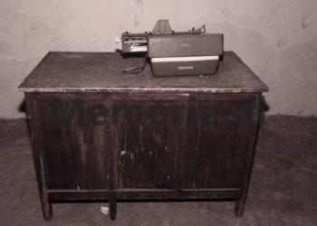 “Në qeli, m’u vërsulën si të tërbuar pesë policë, sepse u shava Enver Hoxhën dhe njërin e kafshova, pasi më vuri këmbën në…”/ Dëshmia e rrallë e Laura Keçit nga Shkodra, që u arrestua kur ishte 16 vjeçe