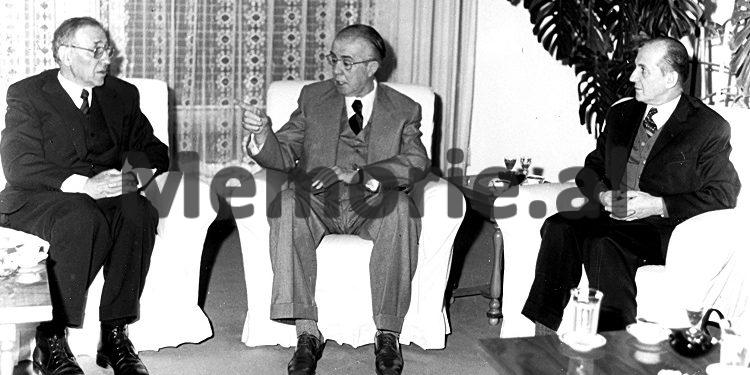 “Ja provat shkencore, që tregojnë se vdekja e Mehmet Shehut, ka qenë vrasje dhe jo vetëvrasje, siç e kanë paraqitur deri më sot, pasi…”/ Dëshmia e bujshme e profesorit të njohur, të Mjeksisë – Ligjore