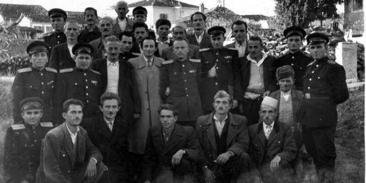 “Çfarë më tha Hilmiu në spital, pak minuta para se të ndërronte jetë dhe përgjigjia që më dha Enver Hoxha, në zyrën e tij, kur…”/ Dëshmia e rrallë e gruas së gjeneralit çam, për misterin e vdekjes në Shkodër