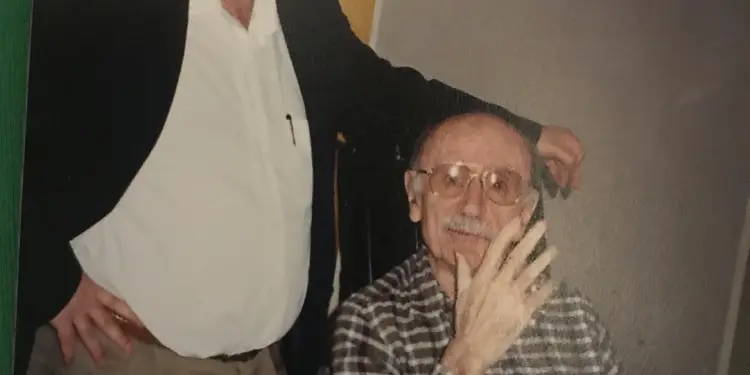“Në Tetovë ka gruan dhe babanë, është anëtar i ‘Ballit Kombëtar’, dyshohet se punon për policinë, jeton në Damask …”/ Dosja sekrete e UDB-së, për kryetarin e ‘Lidhjes Kosovare’ të SHBA-së, që vdiq 103 vjeç