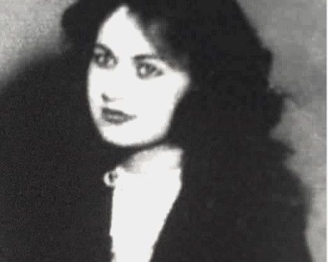 “Në qeli, m’u vërsulën si të tërbuar pesë policë, sepse u shava Enver Hoxhën dhe njërin e kafshova, pasi më vuri këmbën në…”/ Dëshmia e rrallë e Laura Keçit nga Shkodra, që u arrestua kur ishte 16 vjeçe