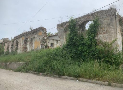 “Autoritetet shqiptare po rrafshojnë paturpësisht sot, godinën e burgut të Sigurimit në Durrës, duke fshirë gjurmët e krimit komunist dhe…”/ Refleksionet e gazetarit të njohur të “Zëri Amerikës”