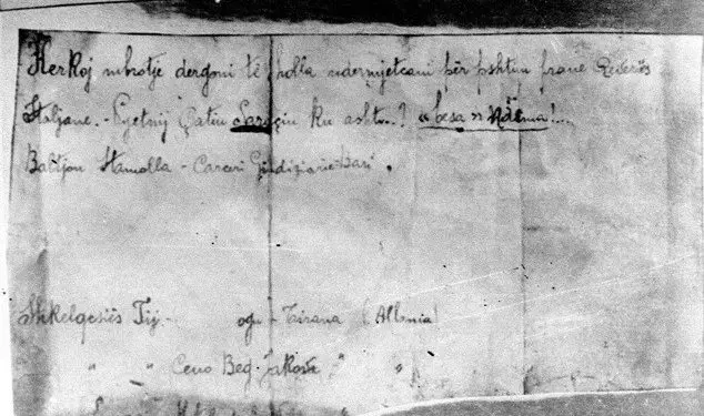 “Ditën e largimit nga Shqipnia, pyetjes; sesi falimentuet kështu dhe po e leni Shqipninë, Gurakuqi i skuqun, duke iu marrë goja, përgjigjet: ‘Padër Anton, na …”/ Historia e panjohur e Luigj Gurakuqit