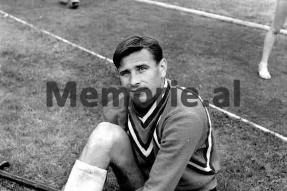 “Për vlersimin që i kishte bërë Jashini, në ndeshjen  e luajtur në Moskë, duke e quajtur ‘Shqiponjë’, Qemal Vogli, kërkoi të shkonte te varri i tij, por…”/  Historia e panjohur, e legjendave të portës