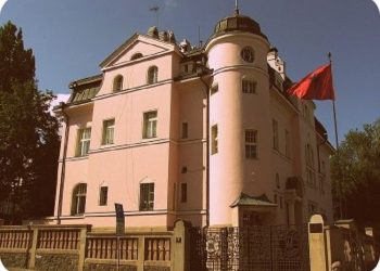 “Nako Spiro’s brother, the only one who did not accept propaganda materials, lived in Prague and told us; ‘They killed my brother, I don’t come to Albania because…’/ The rare testimony of the former Albanian diplomat