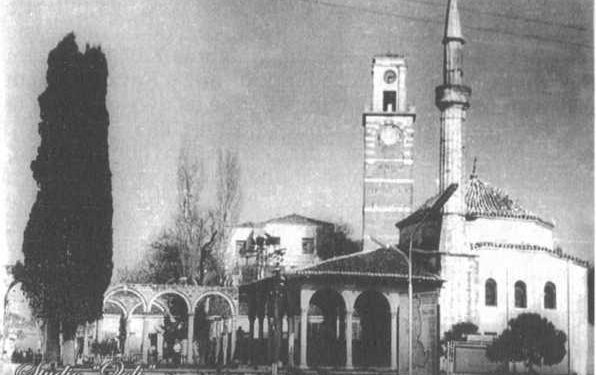 “Kur komandanti gjerman e kërcënoi se do i pushkatonte gruan dhe fëmijët, Et’hemi i tha…”/ Historia e ministrit të Financave, që ruajti thesarin dhe shpëtoi 300 qytetarë kavajas, nga internimi në Mat’hauzen