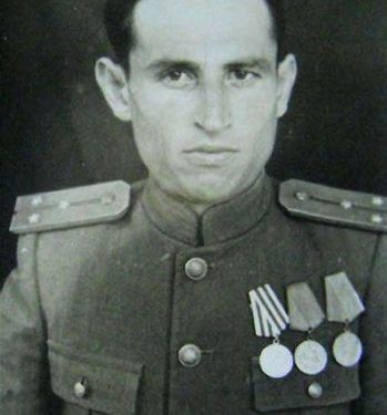 “Nga Çelo Arrëza, Bilo Bregu e Çize Hamitaj, te Xhipe Mersini, Metush Rrapo, etj., analfabet apo me arsim fillor, ish-baxhoxhinj, bujqër, e marangozë, që…”/ Libri ‘Kampet e burgjet e Shqipërisë komuniste’, i historianit të njohur