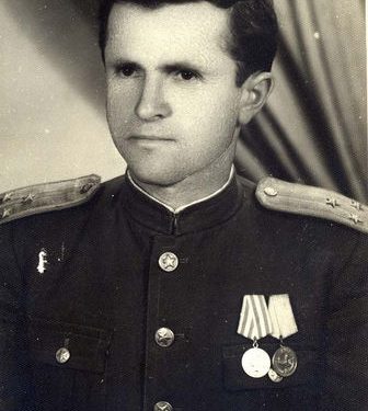 “Nga Çelo Arrëza, Bilo Bregu e Çize Hamitaj, te Xhipe Mersini, Metush Rrapo, etj., analfabet apo me arsim fillor, ish-baxhoxhinj, bujqër, e marangozë, që…”/ Libri ‘Kampet e burgjet e Shqipërisë komuniste’, i historianit të njohur