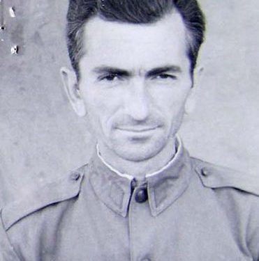 “Nga Çelo Arrëza, Bilo Bregu e Çize Hamitaj, te Xhipe Mersini, Metush Rrapo, etj., analfabet apo me arsim fillor, ish-baxhoxhinj, bujqër, e marangozë, që…”/ Libri ‘Kampet e burgjet e Shqipërisë komuniste’, i historianit të njohur