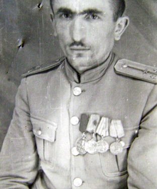 “Nga Çelo Arrëza, Bilo Bregu e Çize Hamitaj, te Xhipe Mersini, Metush Rrapo, etj., analfabet apo me arsim fillor, ish-baxhoxhinj, bujqër, e marangozë, që…”/ Libri ‘Kampet e burgjet e Shqipërisë komuniste’, i historianit të njohur