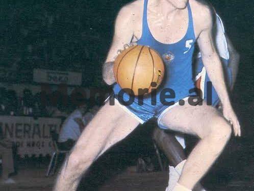 “Në Kampionatin Ballkanik të Basketbollit 1959, ai me shumë kompetencë e shpirt luftarak, mbuloi vetë Koraçin, legjendën e ish – Jugosllavisë, të cilit i…”/ Historia e panjohur e legjendës së sportit shqiptar
