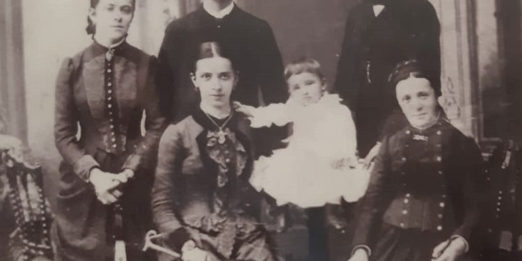 “Unë kam vuajtur 34 vjet, 8 muaj e 3 ditë në burgjet e Enver Hoxhës, pasi më kishte kthyer UDB-ja dhe kur u lirova në 1989-ën, hyra në ambasadën italiane…”/ Historia e panjohur e gazetarit të “Zëri Amerikës