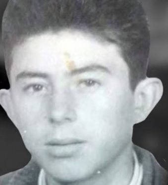 “Policët që na sollën në Reps, i’ hipën auto-burgut dhe na përshëndetën në mënyrën më të kobshme; Zi e ma zi, mos e qitçit ma kryet dhe lënçit ashta e lëkurë, njitu…”/ Dëshmitë e rralla të ish-të dënuarit politik