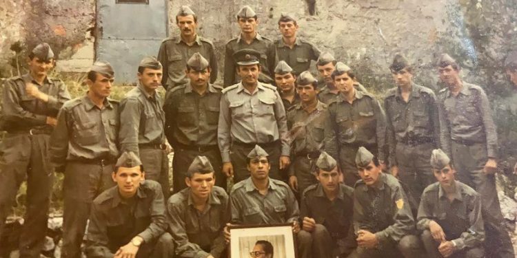 “Unë nuk zhvishem para të tjerëve, s’jam i pafytyrë, ushtri e homoseksualëve është kjo, për të kënaq epshet e veta, tue shique prapanica të djemve…”?! / Dëshmia e rrallë e kosovarit, ish-ushtar në Zagreb, në ’81-in