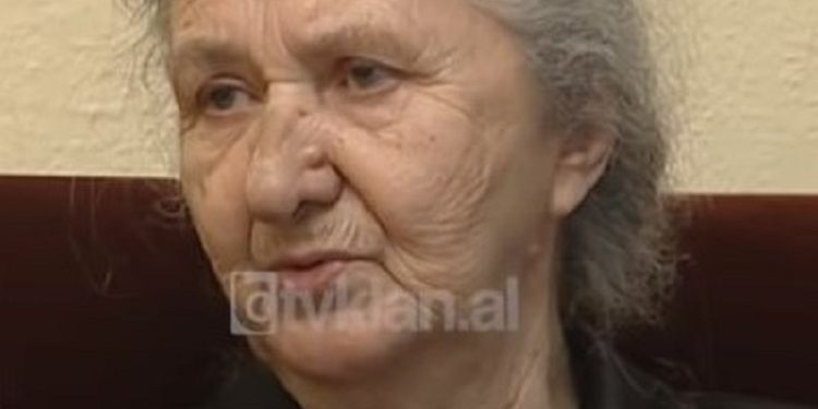 “Tuku, reagoi për foton e Spiro Kolekës në muzeun e Luftës, pasi ai vinte nga ‘Grupi i Zjarrit’, por, kur unë e pyeta se; cili ishte roli Enverit në themelimin e Partisë, ai më tha…”/ Dëshmia e rrallë e Mita Jakovës