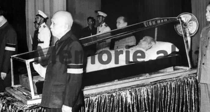 “Takimi mes Cu En Lait dhe Kosiginit, u bë në orën 11.00, kur ishim duke ngrënë drekë me Kang Sheng dhe duke mos ditur asgjë për këtë…”/ Raportimi i Rita Markos para Enverit dhe Byrosë, shtator 1969   