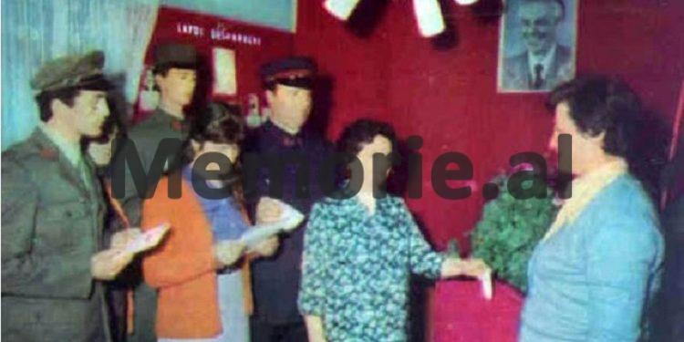 “Një dëshmitar, i identifikuar si J., ishte arrestuar në vitin 1986, pas refuzimit të votës për kandidatin lokal të Partisë Komuniste, u dënua 10 vjet burg, pasi…”/ Shkrimi i New York Times, në 21 janar ‘90