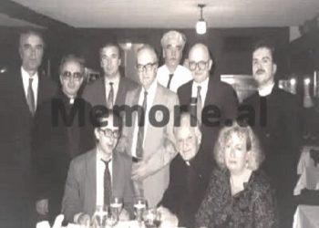 “Jam i sigurt se, pavarësisht nga sundimi stalinist, prej më se katër dekadash, 3.3 milionë shqiptarët, do ta shkundin diktaturën dhe…”/ Shkrimi i New York Times, me deklaratën e Kadaresë nga Franca, 6 dhjetor 1990-të