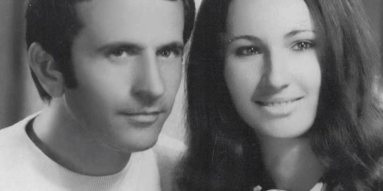 “Disa ditë pas Festivalit të 11-të, ku unë u paraqita me këngën ‘Kafe Flora, burra plot’, më thirrën në Degën e Brendshme dhe sa hyra aty, kryetari, duke ulëritur, më…”/ Dëshmia e rrallë e Agim Krajkës