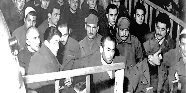 “Padër Gjon Shllaku, thoshte se; Turku i Azisë, ka ikur me kohë nga territoret tona dhe s’kemi më të drejtën, ta përdorim si pretekst…”/ Historia e fratit të famshëm, që u pushkatua nga Enver Hoxha