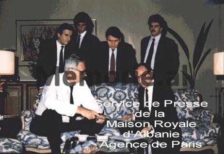 “Në vitin 1978, për 4 muaj me radhë, nga një anije e vogël ushtarake, fare pranë brigjeve shqiptare, diku në mes Borshit dhe Sarandës, ai hodhi…”/ Historia e panjohur e ministrit të Leka Zogut