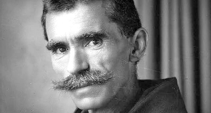 “Katerina Josipi, një ‘primadonë të teatrit shqiptar’ dhe ‘ikonë e skenës në Kosovë’, si një motër e madhe e Bekim Fehmiut të paarritshëm, me të cilin…”/ Refleksionet e publicistit të njohur