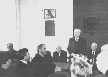 “Që në fillim të bisedës me ambasadorin Lik Seiti, Fadil Hoxha, preku momente të pëlqyeshme për Enver Hoxhën, madje, u duk se po vazhdonte…”/ Refleksionet e ish-deputetit dhe diplomatit Esat Myftari