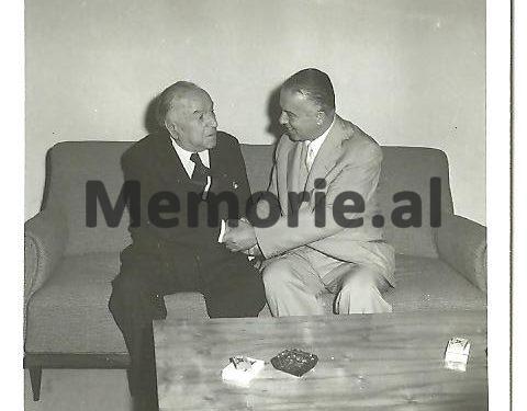 “Shtypi borgjez, ka organizuar komplotin e heshtjes ndaj letërsisë sonë, por me botimin e ‘Gjenerali ushtrisë së vdekur’ të Ismail Kadaresë, është…”/ Biseda e Enver Hoxhës, me Viktor Eftimiun, 2 korrik 1971