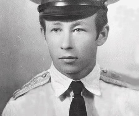 “Gaz’-i i Degës së Punëve të Brendshme të Librazhdit, shkoi disa herë për ta arrestuar Ismailin, te vendi i punës së tij, por ai…”/ Historia e panjohur e oficerit të Pashalimanit, i specializuar në Sevastopul