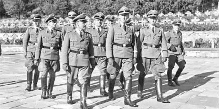 “Hajnrih Myler, ish-kreu i Gestapos hitleriane, s’ka vdekur, ai jeton në Shqipëri dhe është në shërbimin e diktatorit, Enver Hoxha…”! / Zbulohen dokumentet sekrete të vitit 1964