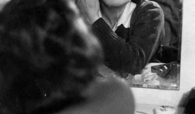 “Katerina Josipi, një ‘primadonë të teatrit shqiptar’ dhe ‘ikonë e skenës në Kosovë’, si një motër e madhe e Bekim Fehmiut të paarritshëm, me të cilin…”/ Refleksionet e publicistit të njohur