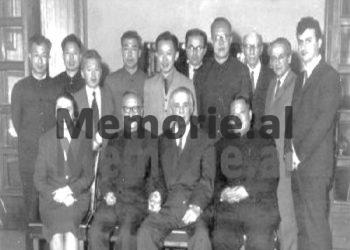 “Te ajo foto që është Enveri pranë vatrës, me zjarr të ndezur, kam qenë dhe unë. Më thirri Nexhmija urgjent dhe kur shkova aty, më mbuluan djersë të ftoha, pasi…”/ Dëshmia e rrallë e akademikut, Prof. Dr. Ylli Popa